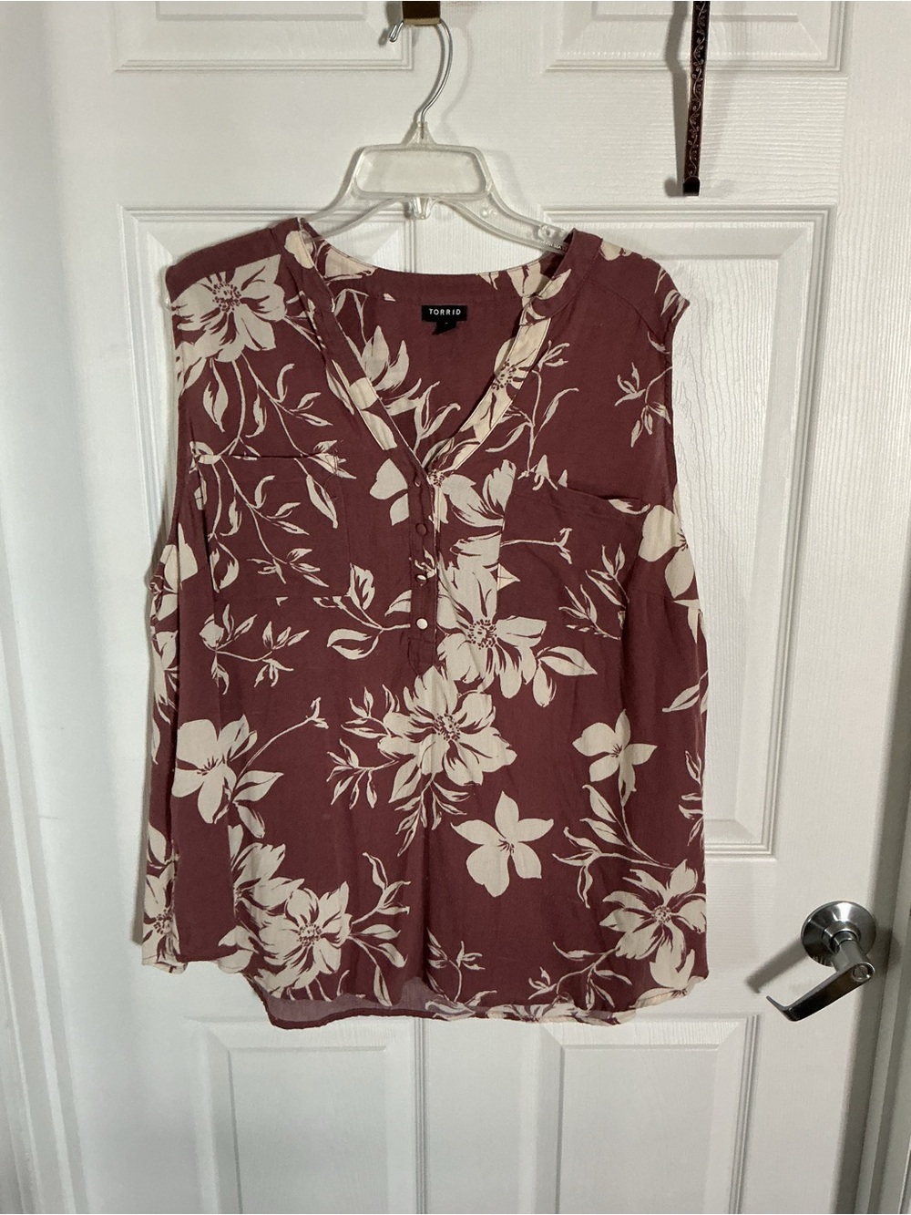 torrid Mauve Floral Sleeveless Henley top